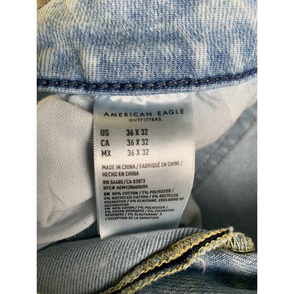 American Eagle Jeans Mens 36x32 Light Wash Blue Slim Straight Distressed Denim - Picture 4 of 8